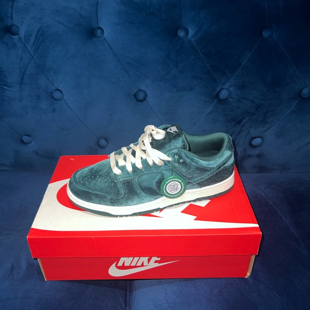 Teal velvet dunks brand new with tag box included